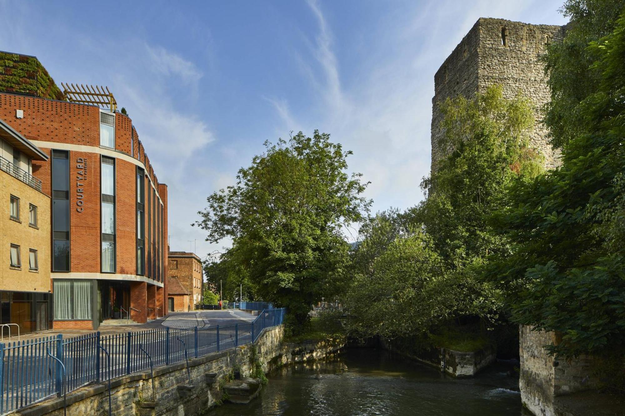 Courtyard By Marriott Oxford City Centre Hotel Exterior photo